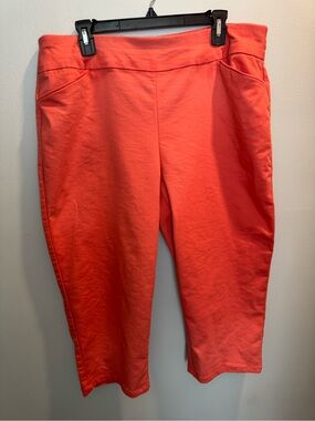 Plus Size Women’s Croft & Barrow Coral Pull-On Capri Pants 16w